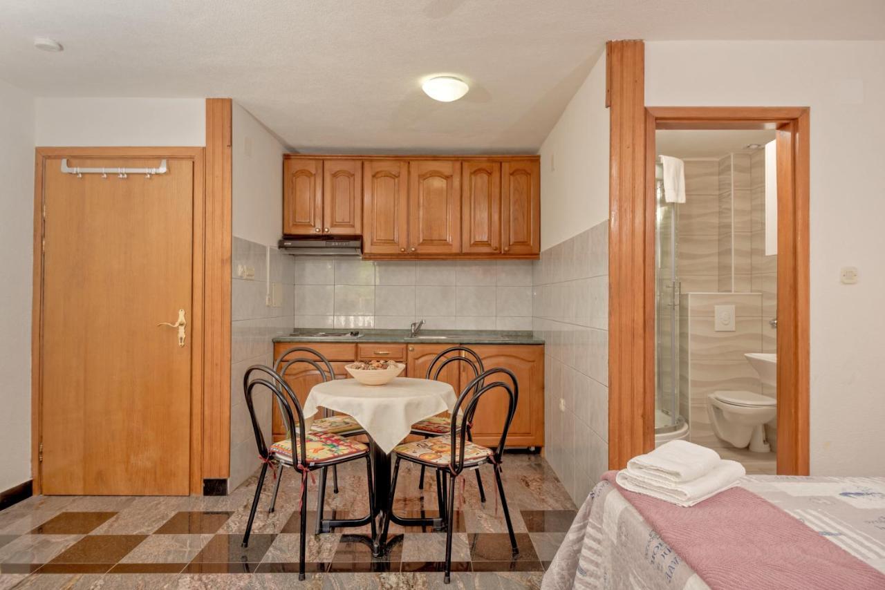 Apartmani Putnik Baska Voda Bagian luar foto