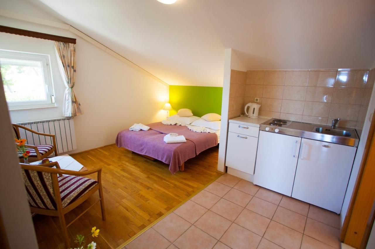 Apartmani Putnik Baska Voda Bagian luar foto